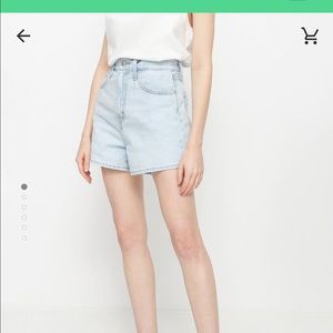 Levi’s high rise loose mom shorts sz27